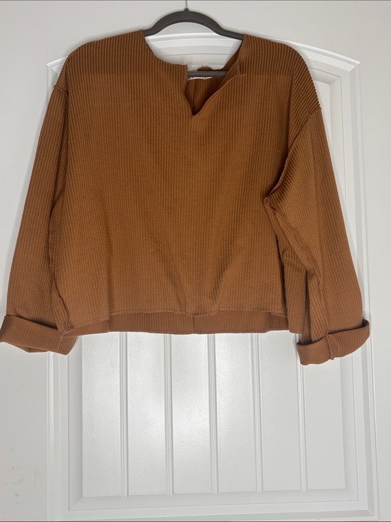 Francesca's Collections Tops - Francesca's Collections Rust Brown Ribbed V-Neck Pullover